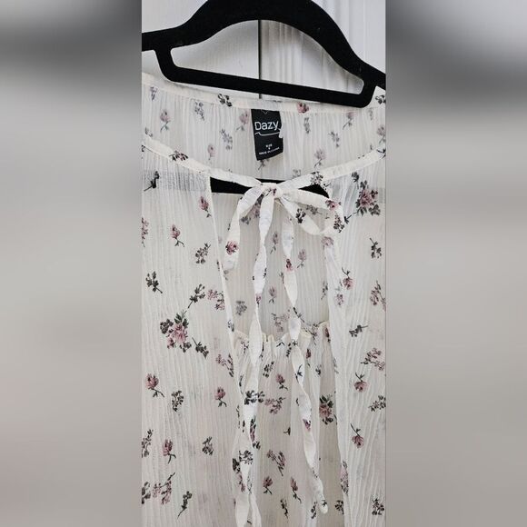 Dazy White Floral Tie-Front Blouse - Picture 6 of 6